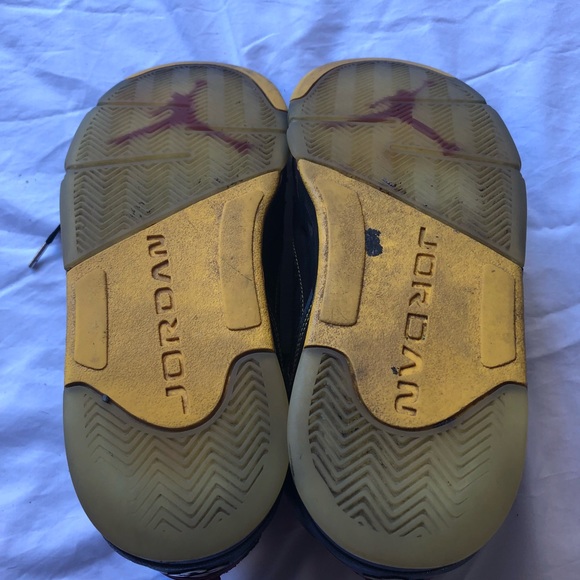 Men’s Jordan Shoes - Picture 2 of 3